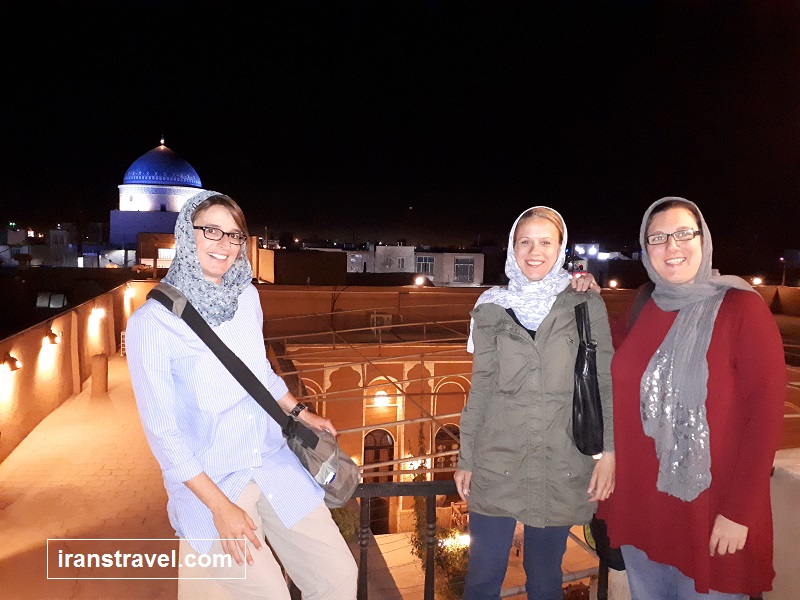 women dress code iran