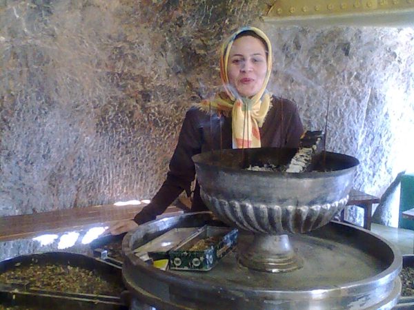 Tourists pray in Chak Chak shrine, nestled in the mountains near Yazd | Iran&rsquo;s Travel
